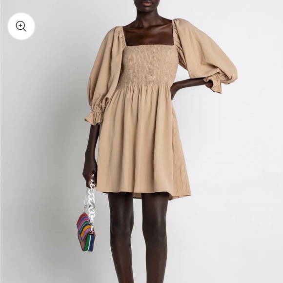 Super Cute Tan XS Kourt Dress with pockets. Stretchy top & Flowy Sleeves - Picture 2 of 5